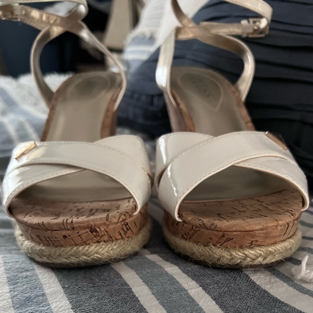 GUESS Espadrilles - Picture 2 of 8